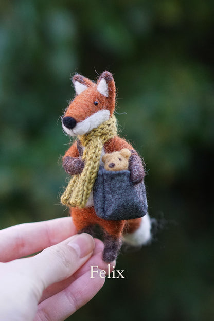 Needle Felted Foxes